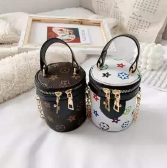Small Luxury Bucket Purse - Picture 2 of 4
